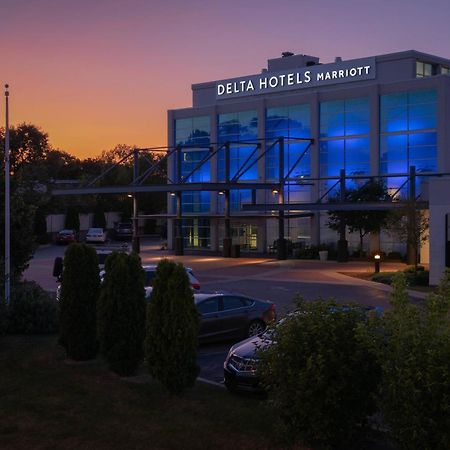 Delta Hotels By Marriott Milwaukee Northwest Menomonee Falls Екстер'єр фото